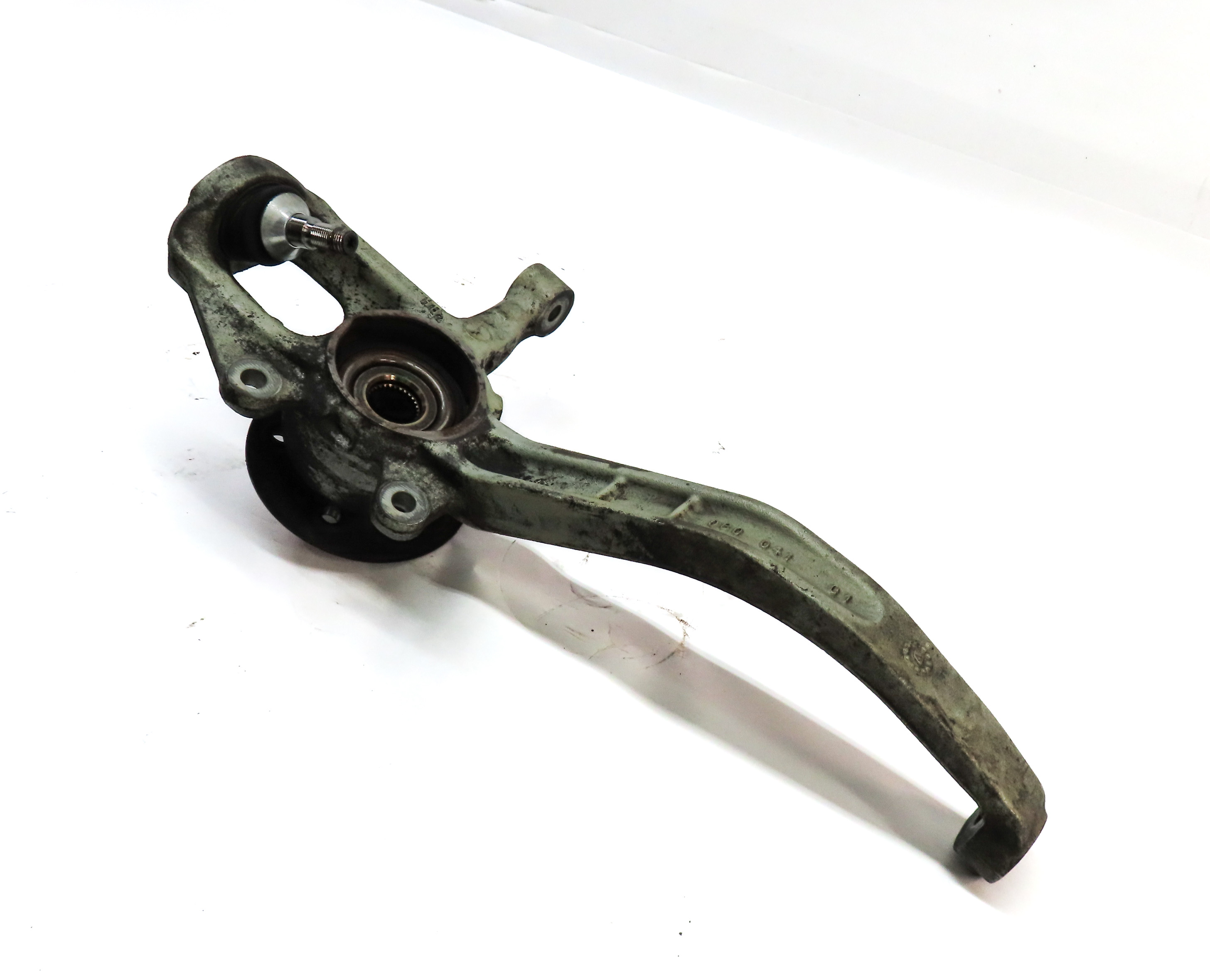 07-11 MERCEDES GL320 GL450 GL550 ML450 (X164 W164) RIGHT FRONT SPINDLE KNUCKLE — exact item pictured